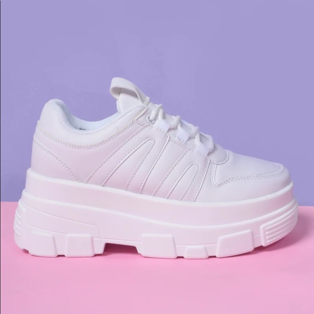 Echoclubhouse Platform White Sneaker Size 7